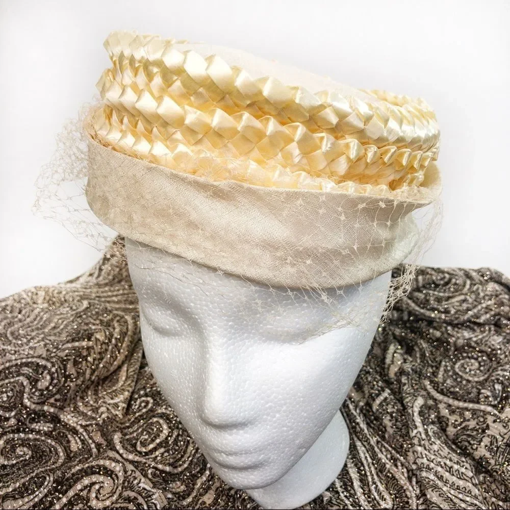 Vintage Pearl Straw Pillbox Hat with Netting - Picture 4 of 10